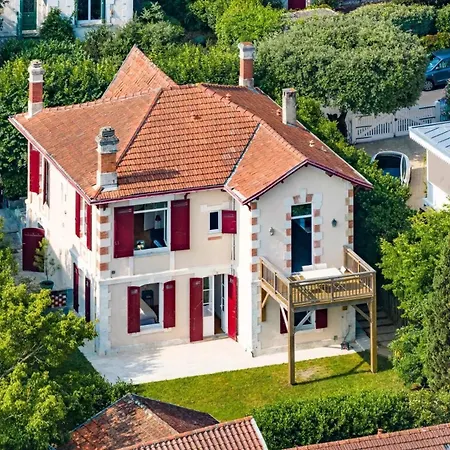 Les Batignolles D'hiver Villa